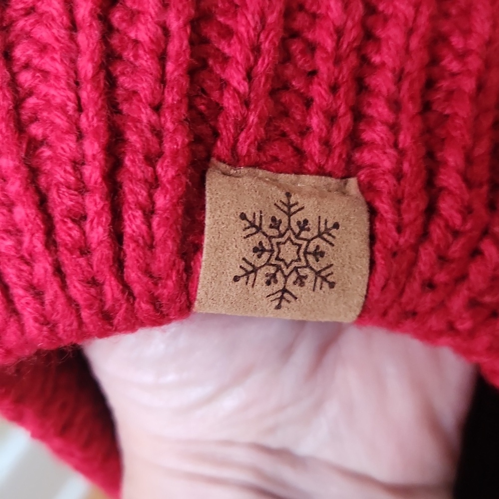 NWOT Red Winter Hat And Matching Finger Glove Set - Picture 7 of 8